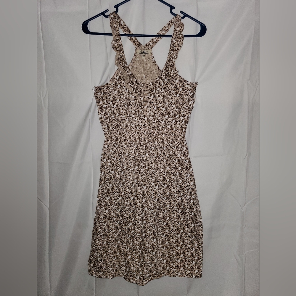 L.E.I. size L summer mini Tan with brown flowers